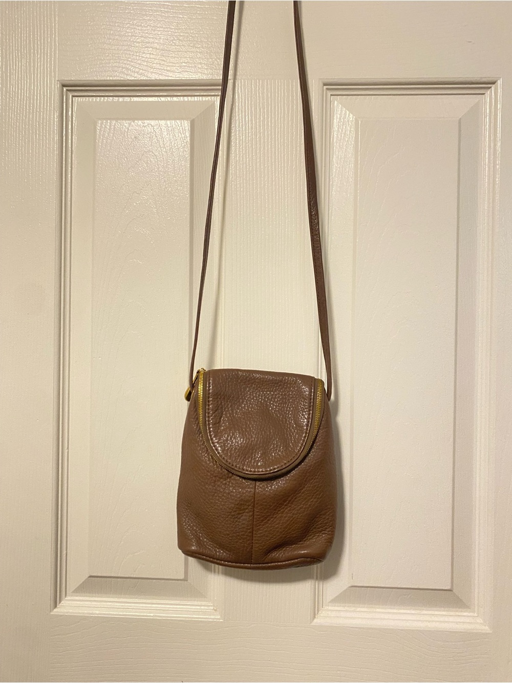 HOBO Leather Fern Crossbody - Picture 2 of 9